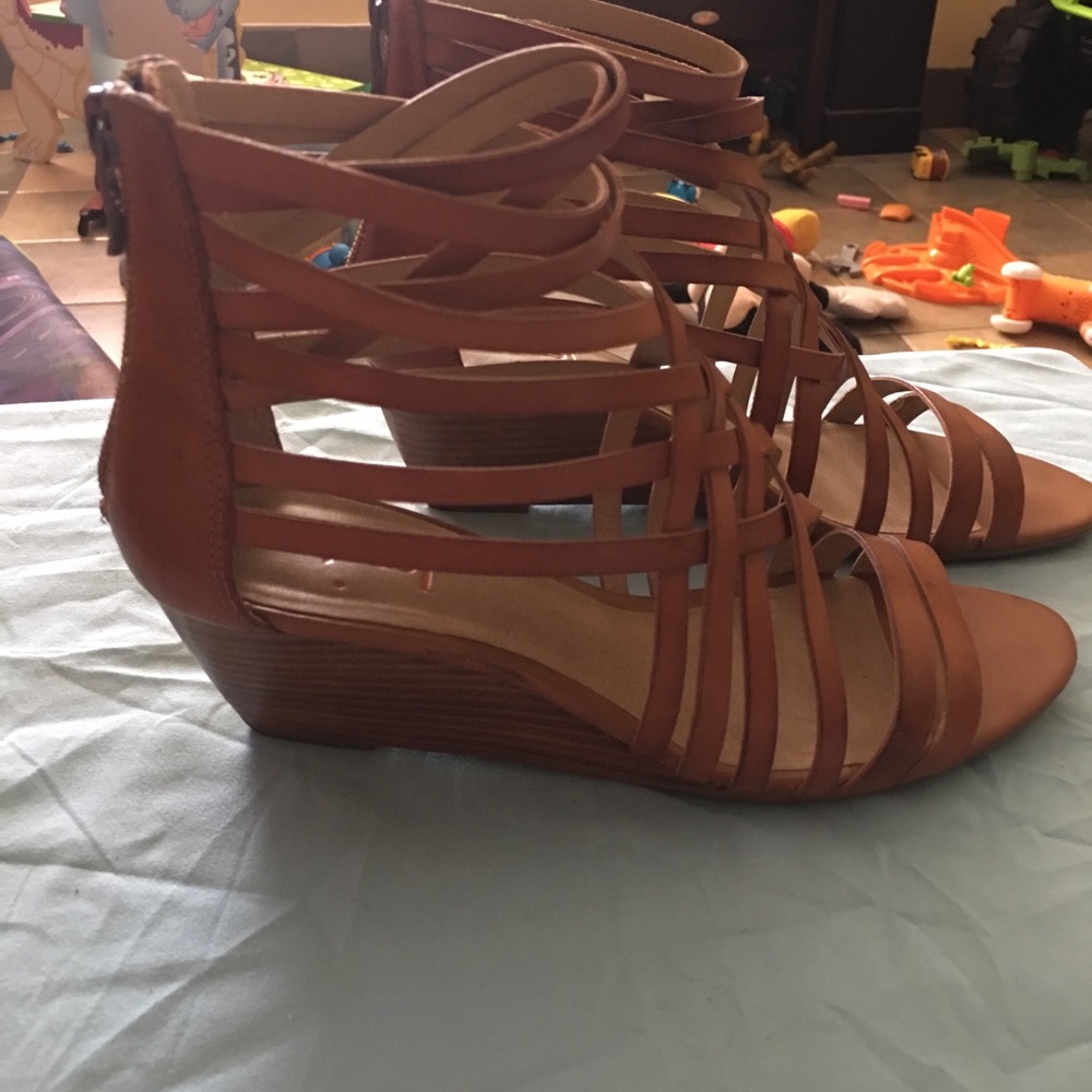 ๐๐๐SOLD๐๐๐Levity wedge heel strappy sandals - Picture 2 of 5